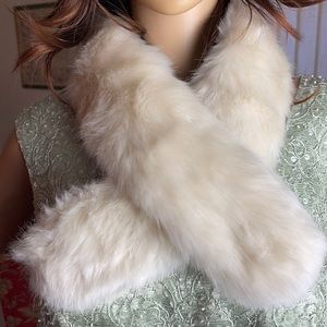 Mark Graham “faux” fur collar w/clasps NWOT